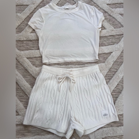 ALO Yoga Pants - Set! ALO Yoga Cable Knit Shorts XS & Seacoast Crop Top S Ivory Lounge set